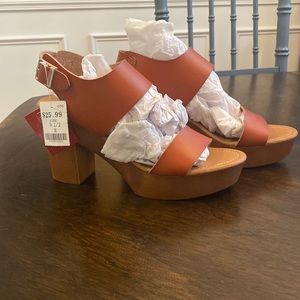 Lightweight Platform Sandal Heels Size 9.5